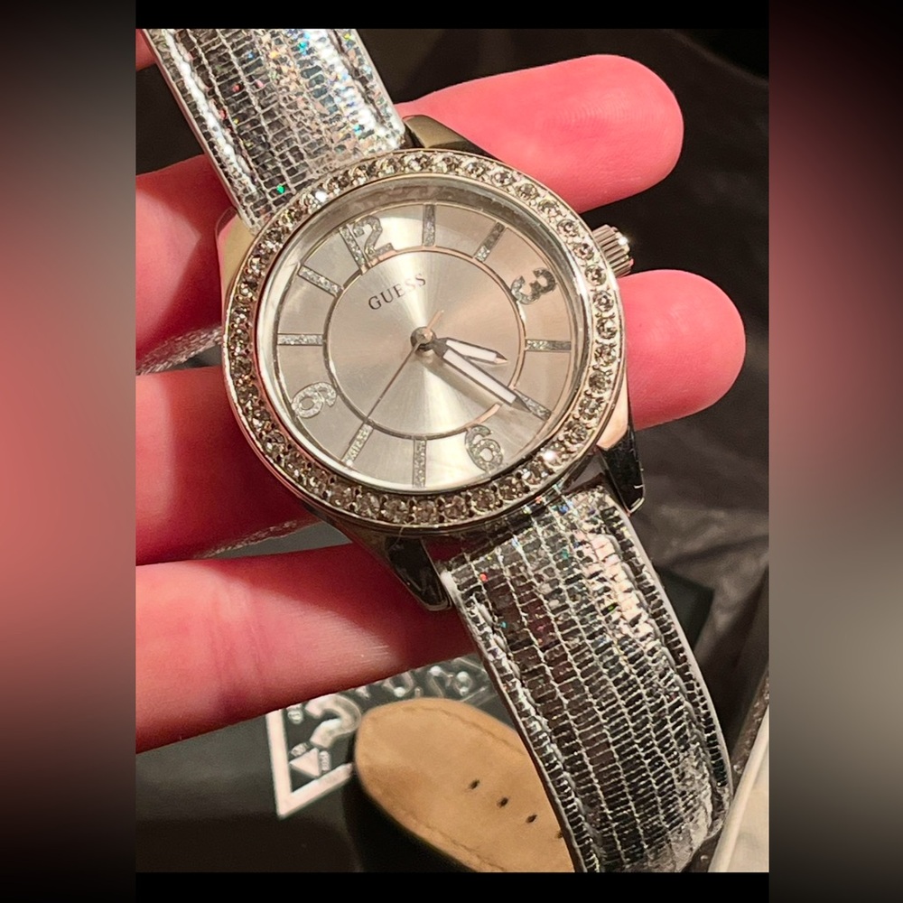 Guess- Vintage Y2K Silver Sparkly Holographic Band W/Crystal Details - Picture 4 of 9